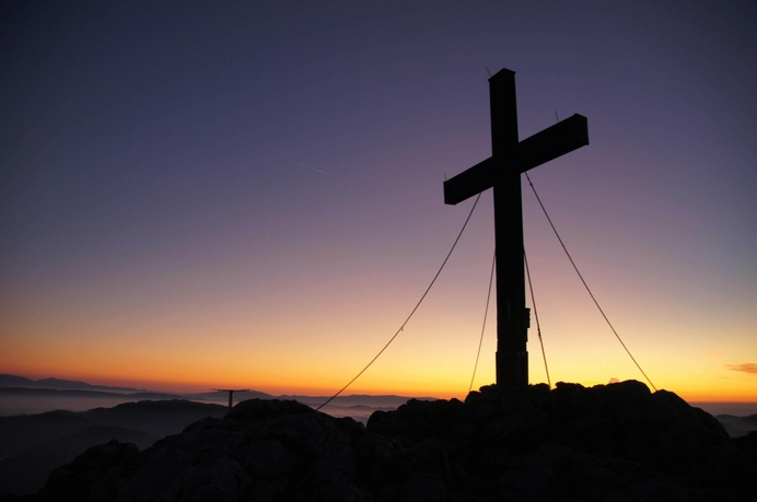 ‘In Hoc Signo Vinces’: How French Youth Are Raising the Cross Across the Nation
